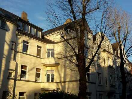 Sehr schöne, helle Wohnung (2ZKDB) mit Balkon in saniertem Altbau, Nähe Hochschule und Klinikum