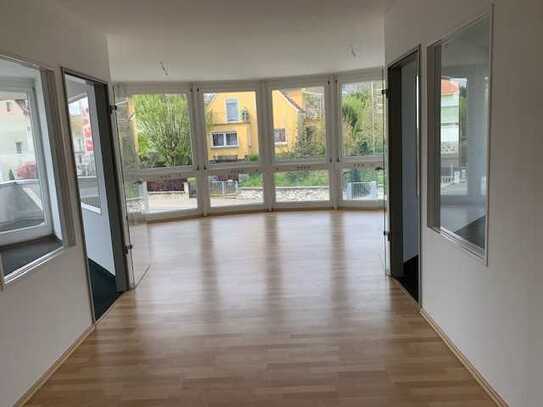 Bürofläche in integrierter Fachmarktlage