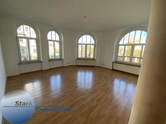 Stark! Großzügige 5 Raum Wohnung mit 2 Bädern!