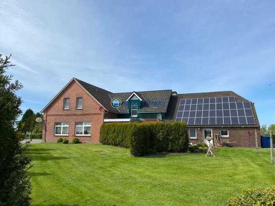 Nordsee: Flexible und geräumige Immobilie (mit PV) auf großem Grundstück!