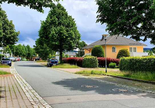 HERRLICHES GRUNDSTÜCK MIT BLICK IN DIE FREIE NATUR