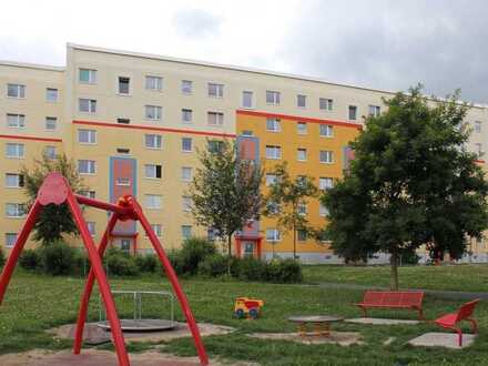 3-Raum-Wohnung in grüner Lage mit Balkon u. Badewanne