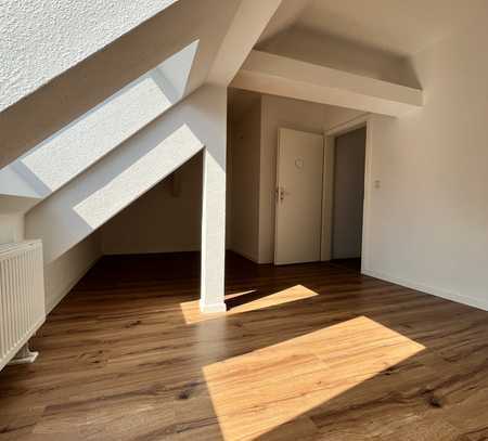 Geräumige Maisonette-Wohnung mit Balkon