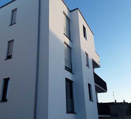 Gehobene helle Dachgeschosswohnung mit Loggia und Balkon