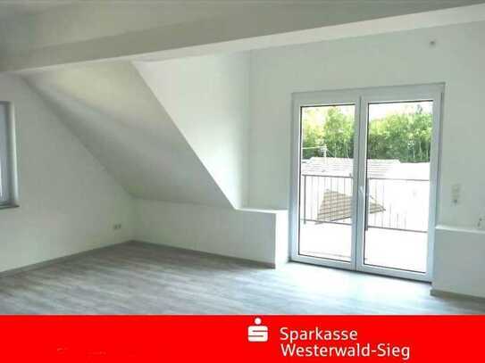 NEUWERTIGE 4-ZIMMER-ETW IM DG!!! - Mit Balkon, Wärmepumpe, Keller u. 2 Stellplätzen!