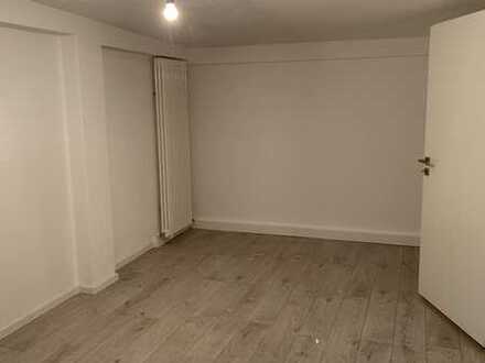 Frisch renovierte 3 Zimmer Wohnung in Top Wohnlage ( WG geeignet )