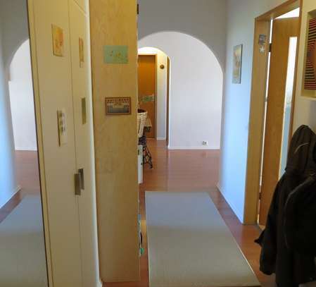 Helle 3,5-Raum-Wohnung mit Loggia und EBK in Hemmingen