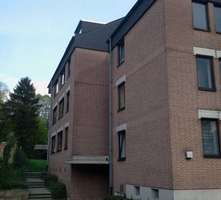 Schöne, große 4 Zimmer- Dachgeschoss-Wohnung in Aachen - Laurensberg