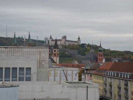 Penthouse-Wohnung mit großer Dachterrasse und Festungsblick in Würzburg