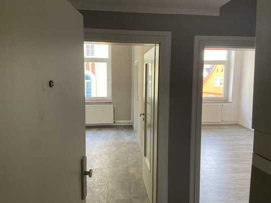 2,5-Zimmer-Wohnung, 75 qm, 2. OG, WG-geeignet, Einbauküche, renoviert, Hameln Innenstadt
