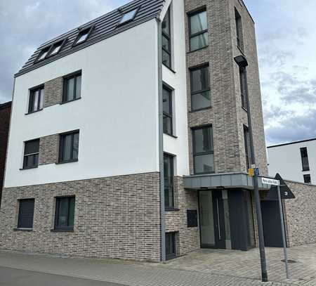 Geschmackvolle 2-Raum-Wohnung mit gehobener Innenausstattung mit Einbauküche in Grevenbroich