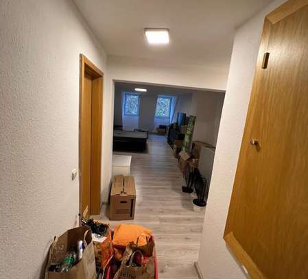 Geschmackvolle DG-Wohnung mit eineinhalb Räumen und EBK in Mannheim