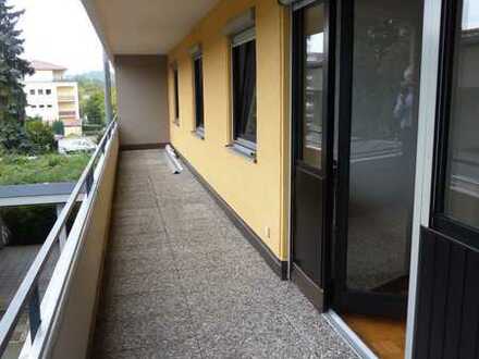 Schöne 3-Zimmer-Whg., Balkon im 1. OG in Deggendorf