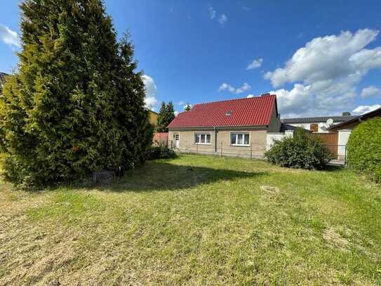 2 Grundstücke, 1x mit Haus und Nebengelass, 1x für möglichen Neubau