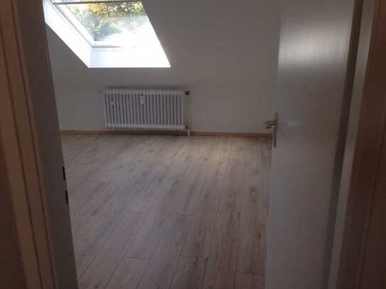 schöne 3Zimmer DG-Wohnung
