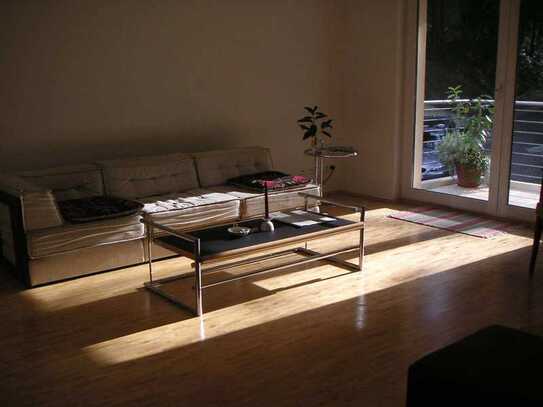 LOUSBERG 65 qm Bestlage Balkon EBK Miele WT Stellplatz Aufzug Parkett