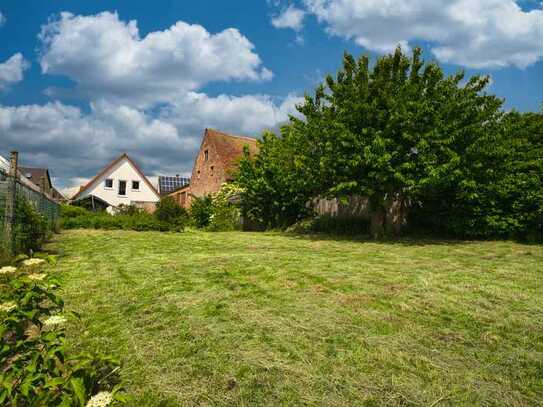 Zentrales Wohnhaus mit Werkstatt und großem Grundstück