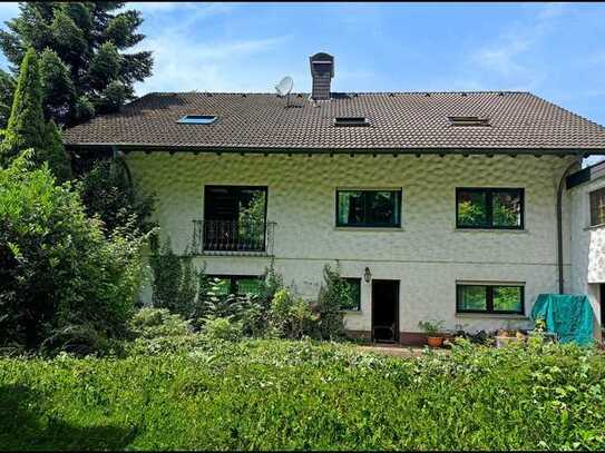 Großes Einfamilienhaus mit Einliegerwohnung in Lobbach! Sanierungs- und Modernisierungsbedarf!