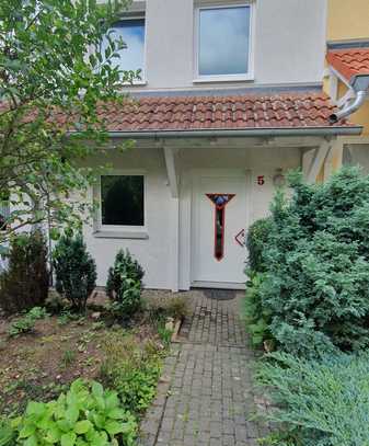 Ansprechendes Reihenmittelhaus mit eigenem Garten in Elliehausen