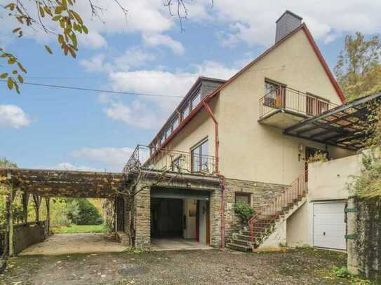 Ehemaliges Winzerhaus in traumhafter Alleinlage und mit weitläufigen Landwirtschafts- u. Waldflächen