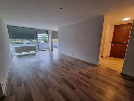 Exklusive 4-Zimmer-Wohnung mit Balkon und EBK in Dietzenbach