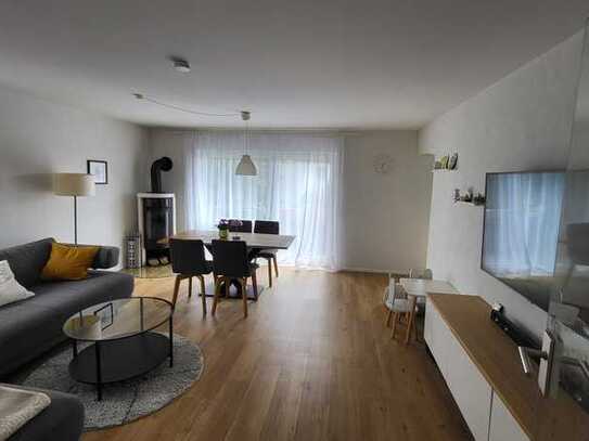 Moderne 4-Zimmer-Maisonette-Wohnung mit Balkon und Einbauküche