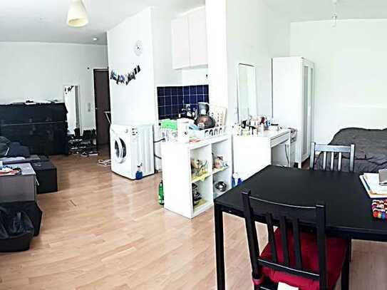 Mitten in der City von Essen - Kleines Single-Appartment neu zu vermieten!