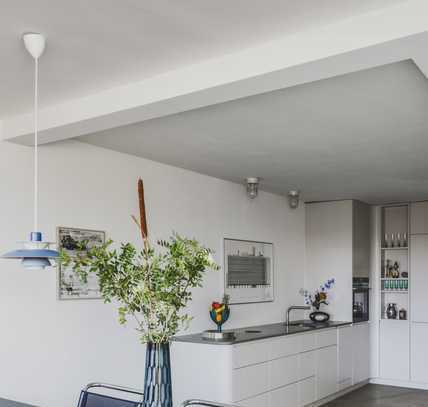 Short term rental only - modernist apartment with stunning views