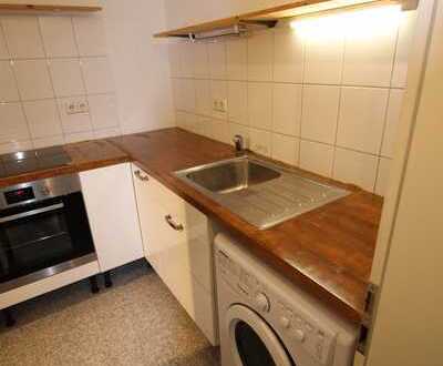 2-Zimmer-Souterrain-Wohnung, schick hergerichtet OHNE BALKON/TERRASSE mit Stellplatz