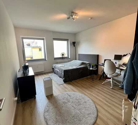 Sanierte 3-Zimmer Wohnung mit Küche auf der Theaterstraße