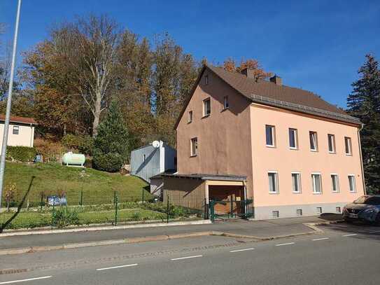 Großzügiges Haus mit Garten und Garage!