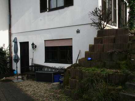 Gepflegte 1-Zimmer-Einliegerwohnung mit EBK und Terrasse in Weinheim-Hohensachsen