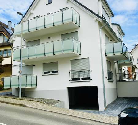 Ansprechende und neuwertige 3-Raum-EG-Wohnung mit gehobener Innenausstattung mit Balkon in Empfingen