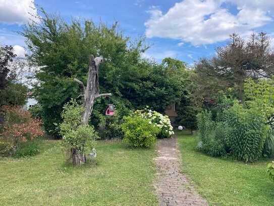 Charmanter Bungalow mit traumhaftem großen Garten in Kaulsdorf