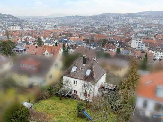 Einfamilienhaus mit Panoramablick über Stuttgart am Killesberg in Halbhöhenlage