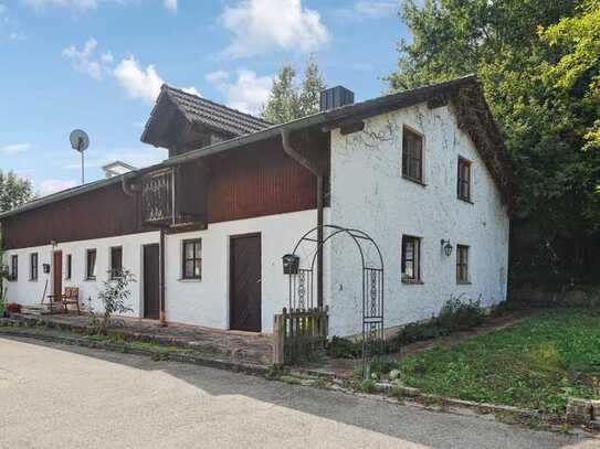 Gemütliche Dachgeschosswohnung mit eigenem Garten