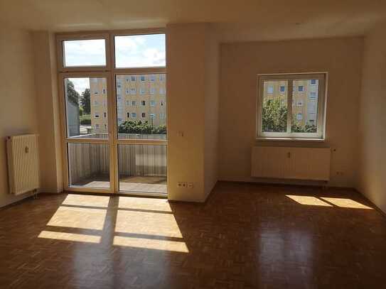 Zentrumsnahe, geräumige 62m² mit Abstellraum und Balkon!