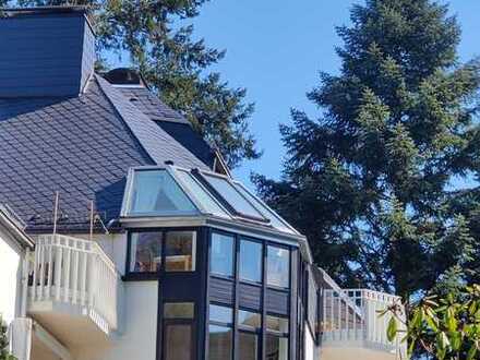 Eigentumswohnung am Knoops Park: 4 - Zimmer - Wohnung mit Balkon, Loggia und Tiefgaragenstellplatz