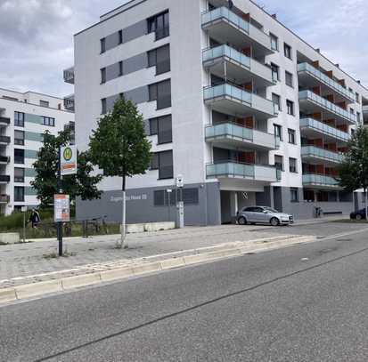 Geschmackvolle und helle 2-Raum-Wohnung mit gehobener Innenausstattung mit Balkon in Böblingen