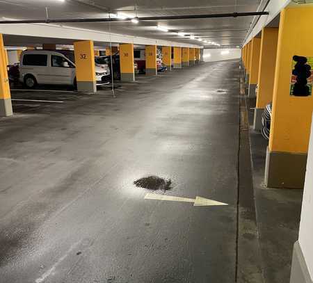 Tiefgaragenstellplatz direkt vom Eigentümer