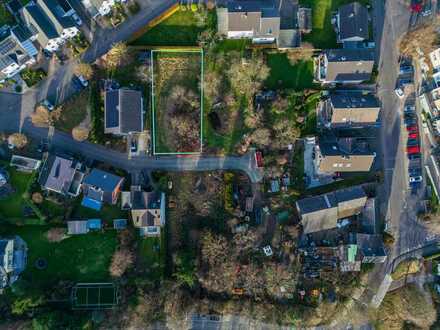 Erschlossenes Baugrundstück in westlicher Ausrichtung für eine Doppelhaushälfte in naturnaher Lage