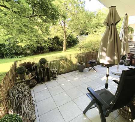 Eine Wohnung, wie ein kleines Haus in toller Lage mit Terrasse und Garten!