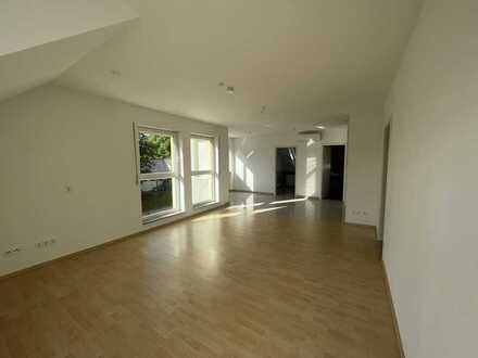 Ansprechende 3,5-Zimmer-Maisonette-Wohnung mit Balkon und Einbauküche in Bad Herrenalb