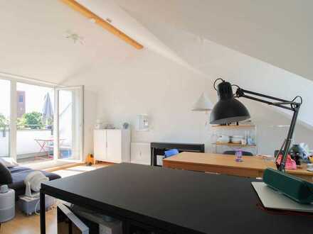 Sofort wohlfühlen: 2-Zi.-Dachterrassen-Wohnung in Ingolstadt mit Stellplatz