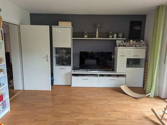 Erdgeschosswohnung (4 Zimmer, 100qm) mit Garage und Stellplatz in ruhiger Lage