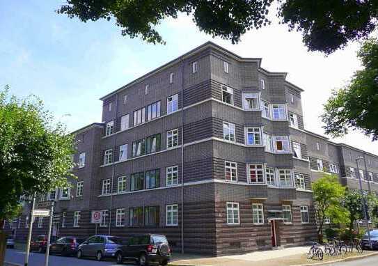 List-Gartenstadt: Schöne 2-Zimmer-Wohnung mit großer, neuer Wohnküche und gemütlicher Süd-Loggia