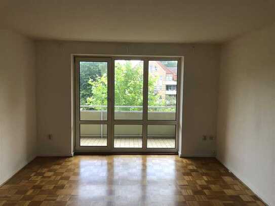 Schöne 1-Zimmer-Wohnung mit Balkon - nahe Blücherplatz