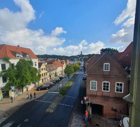 Wohnen nahe Flensburgs Flaniermeile! Helle 4-Zimmer Wohnung mit Blick auf den Hafen