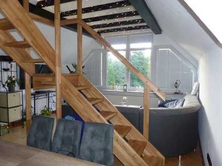 Exclusive 3,5 Zimmerwohnung, großer Garten mit Pool