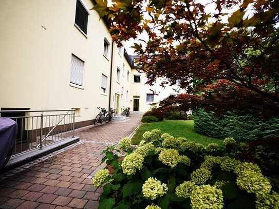 Stilvolle, gepflegte 3-Raum-Hochparterre-Wohnung mit Balkon in München-Harlaching